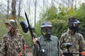 Collegiens a paintball
